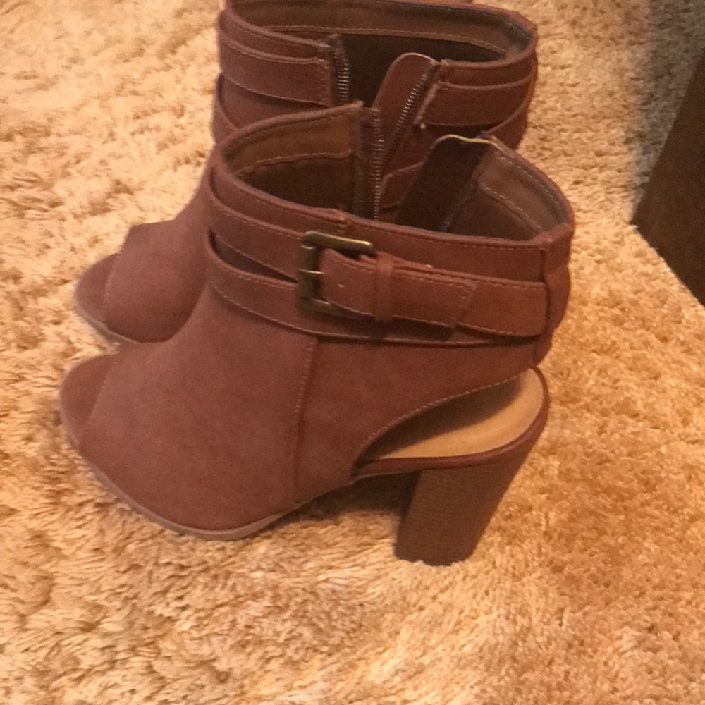 Fall boots - Picture 3 of 6